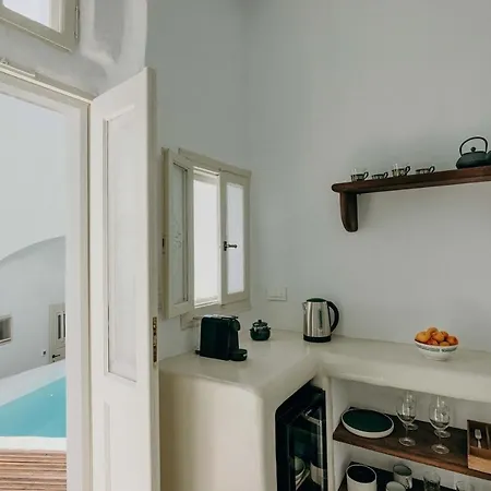Patitiri Cave House With Private Pool In Megalochori Santorini Villa *